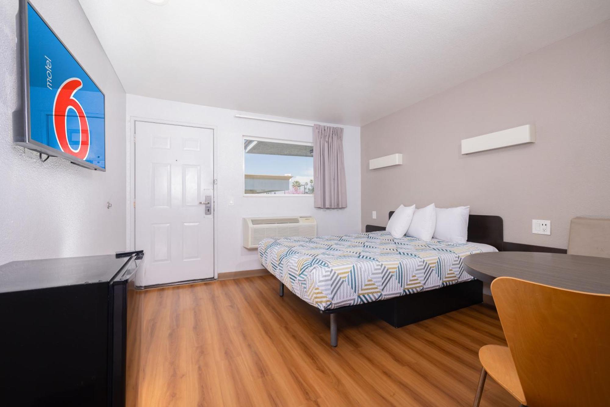 Motel 6 Ontario Airport Kültér fotó
