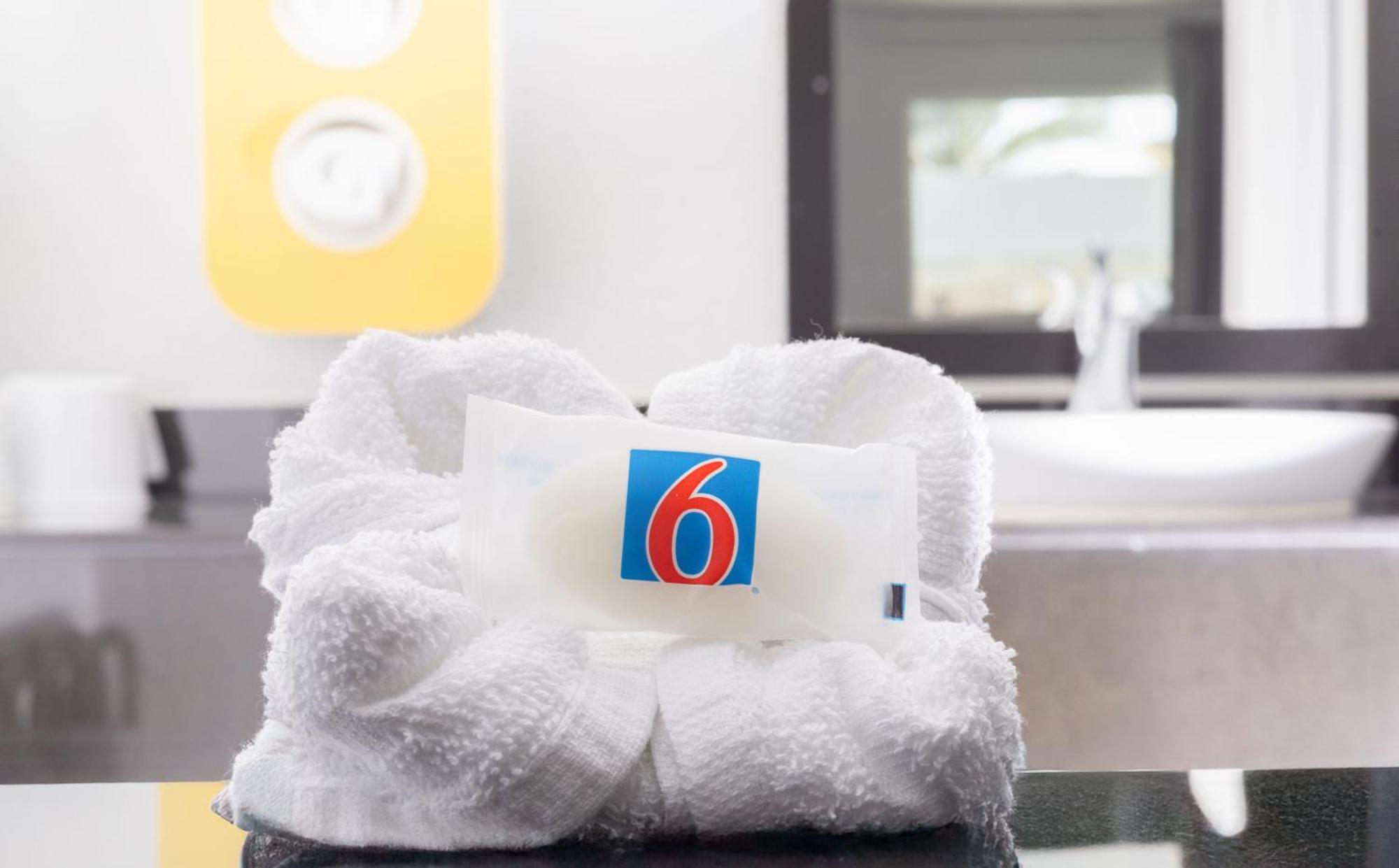 Motel 6 Ontario Airport Kültér fotó