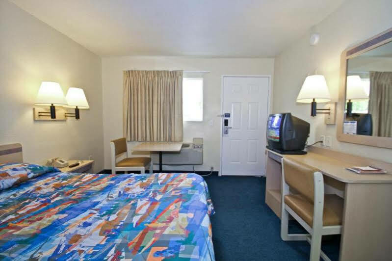 Motel 6 Ontario Airport Kültér fotó